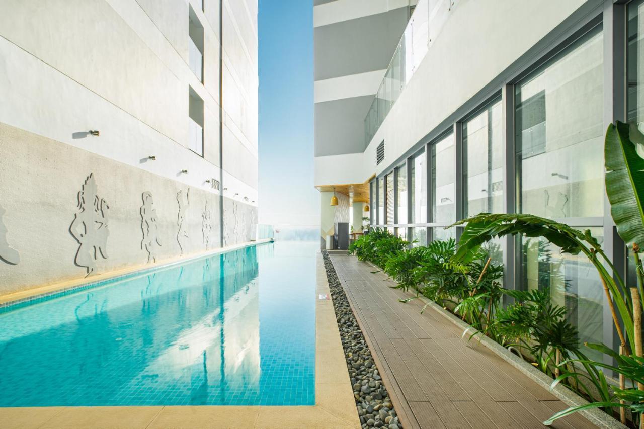 Capital Beachfront Нячанг Екстер'єр фото