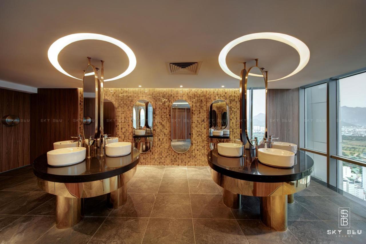 Capital Beachfront Нячанг Екстер'єр фото