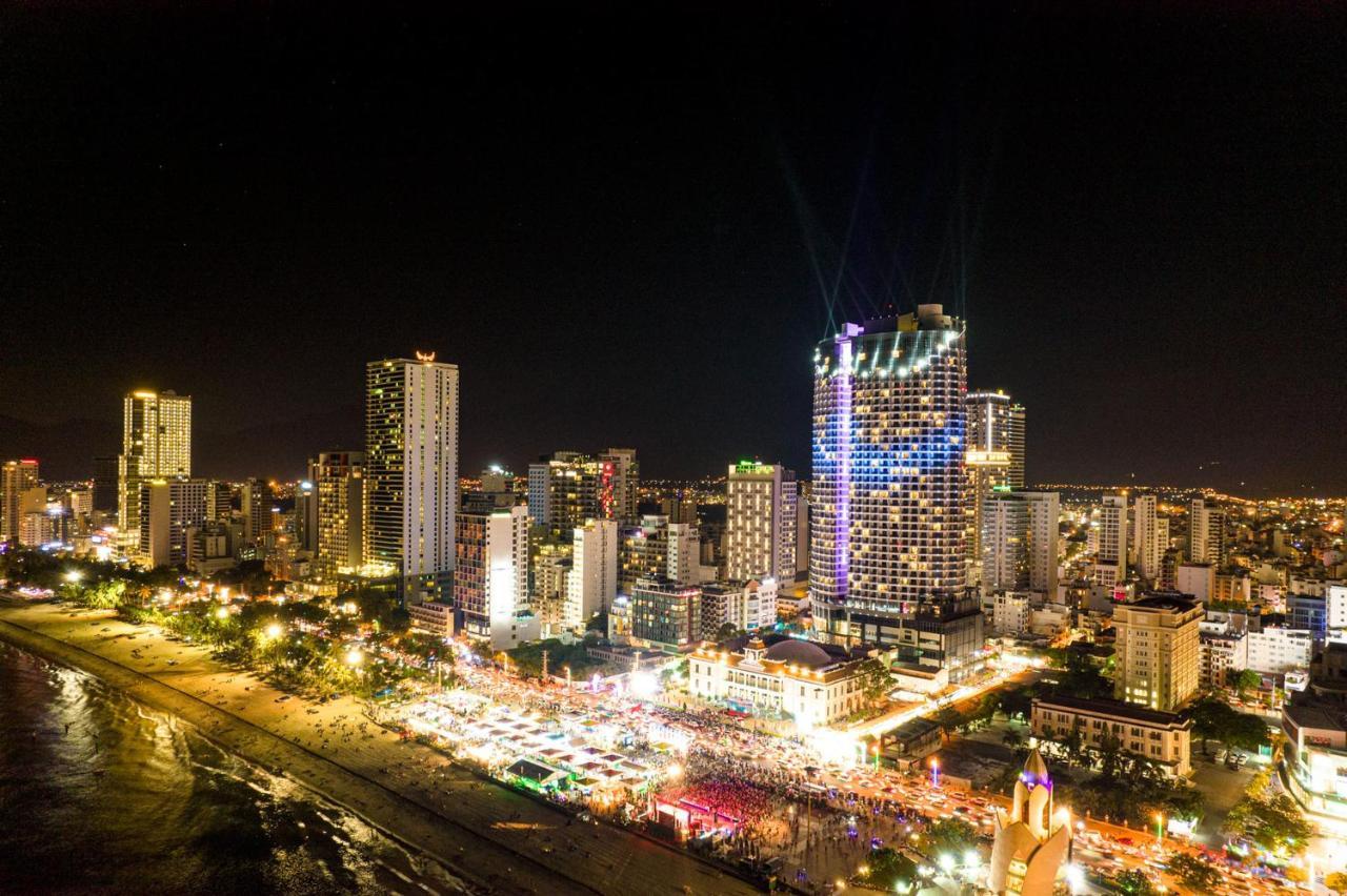 Capital Beachfront Нячанг Екстер'єр фото