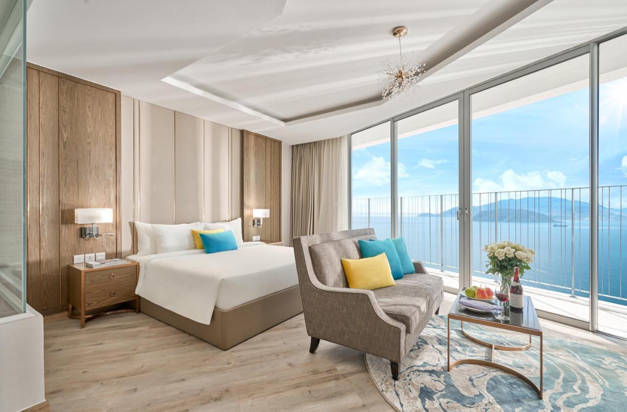 Capital Beachfront Нячанг Екстер'єр фото